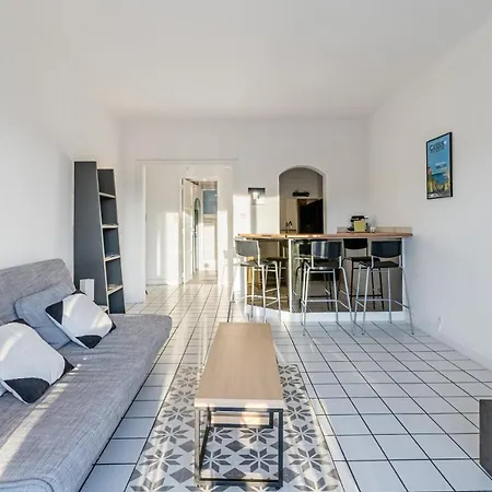 Apartment Les Pieds Dans L'eau Par Dodo-a-cassis *